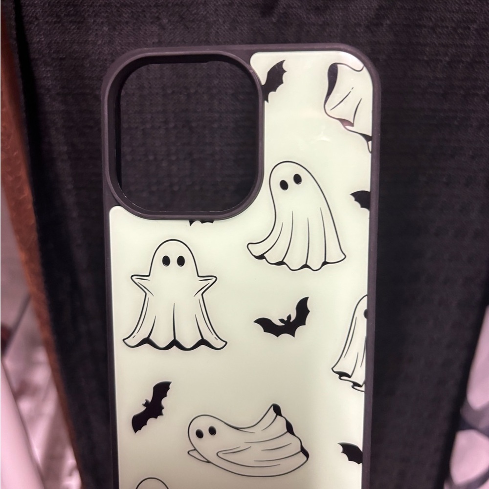 Ghost Pattern Phone Case - Black and White (IPhone 15 Pro Max)
